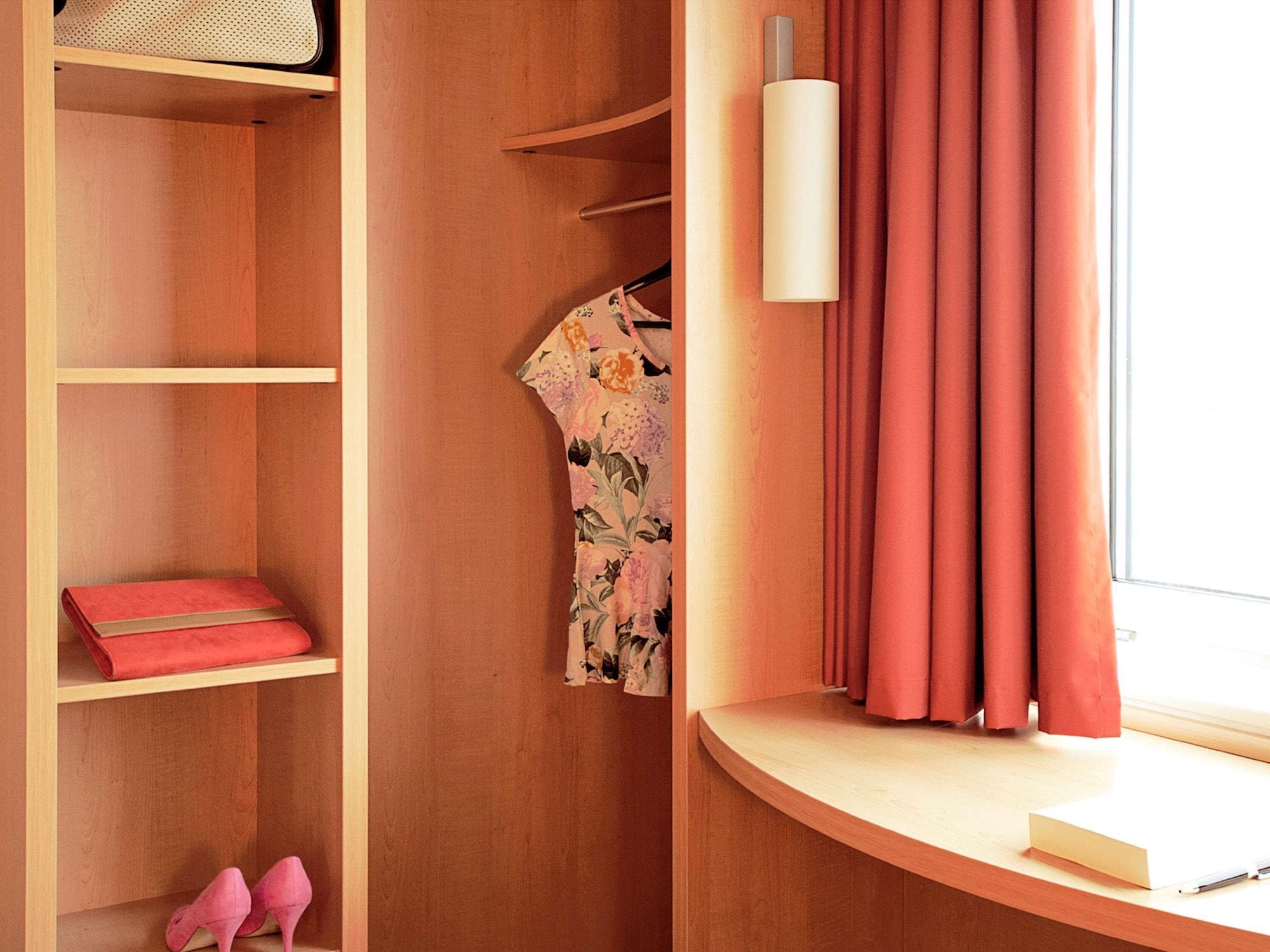 Ibis Lyon Est Bron Otel Dış mekan fotoğraf