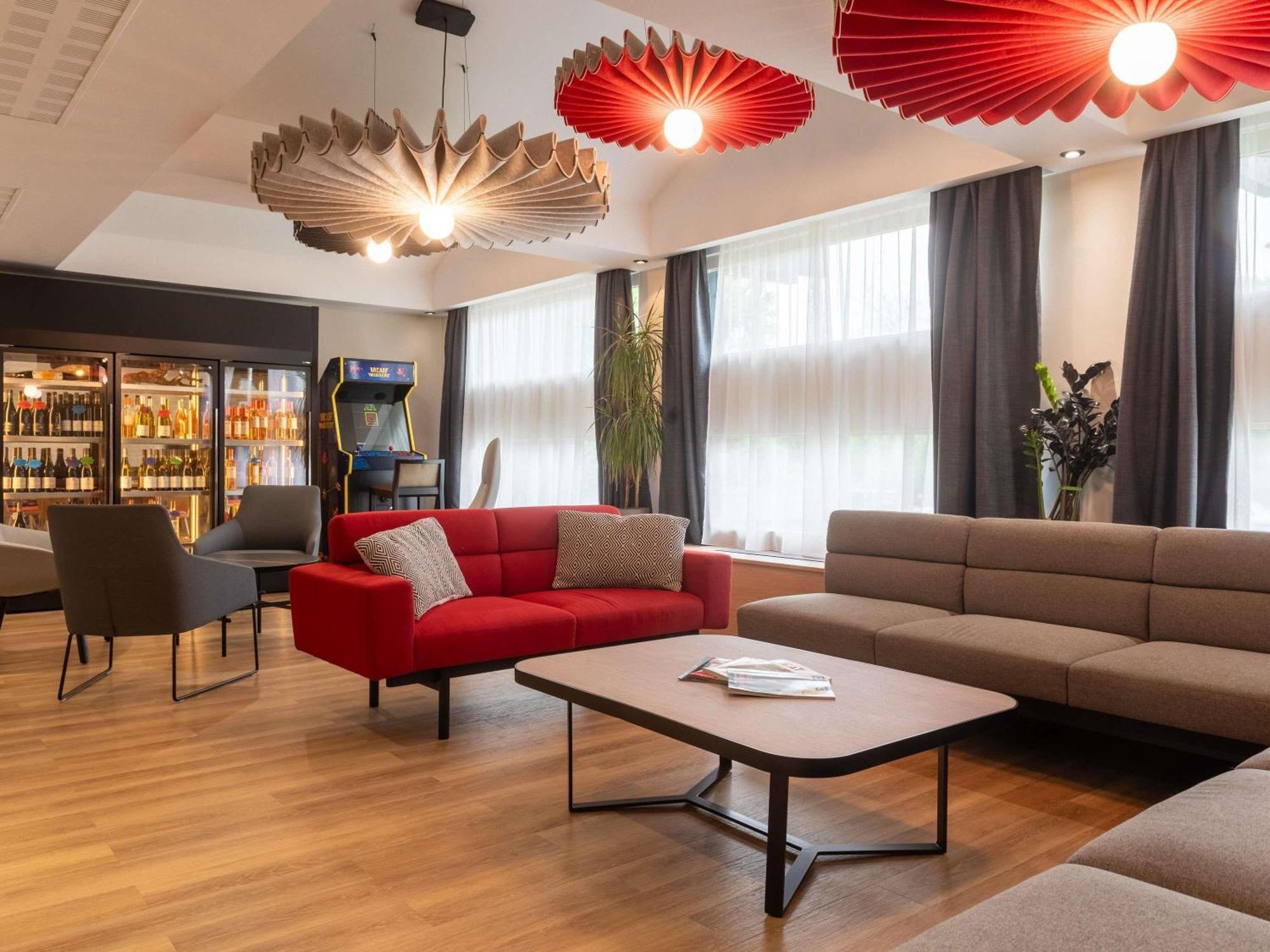 Ibis Lyon Est Bron Otel Dış mekan fotoğraf
