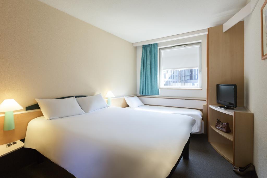 Ibis Lyon Est Bron Otel Dış mekan fotoğraf